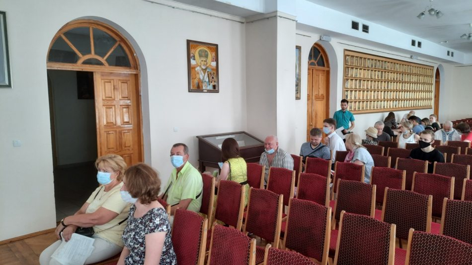 Представники ПЦУ провели 2 сесії з вакцинації в Києві та Сумах