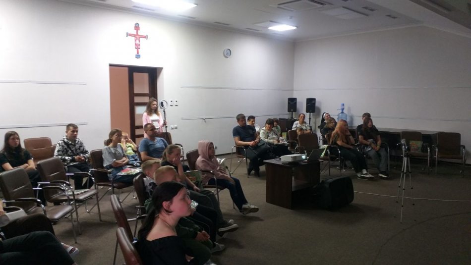 УГКЦ та ЦГЗ розказали дітям ВПО про здорове харчування та психічне здоров’я