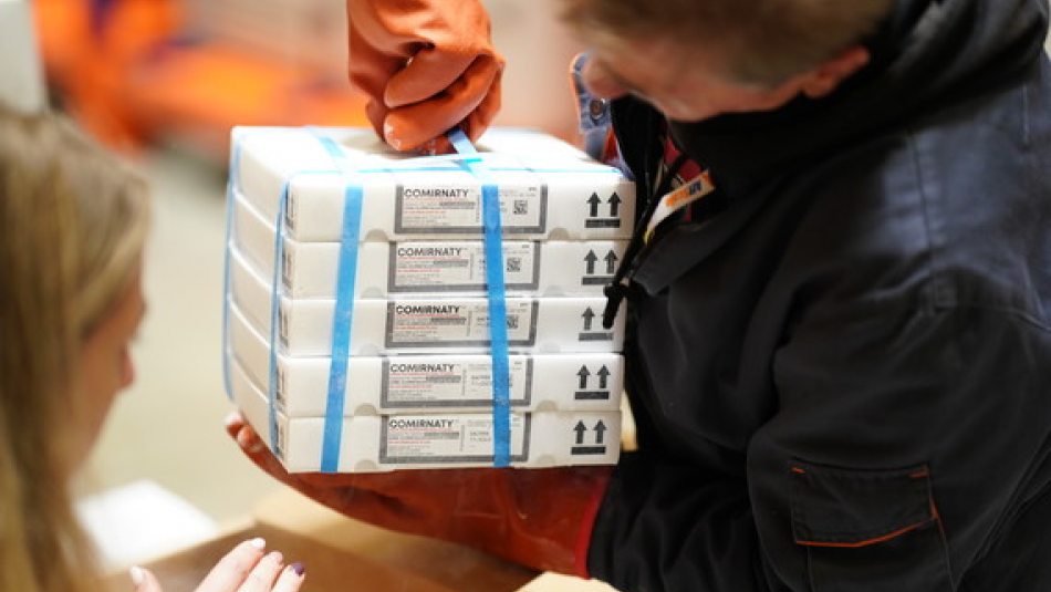 США надали Україні 2,3 млн доз вакцини Comirnaty від Pfizer-BioNTech у рамках ініціативи COVAX