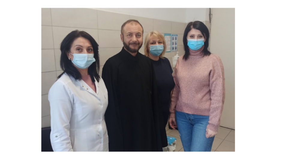Віряни ПЦУ вакцинуються проти COVID-19
