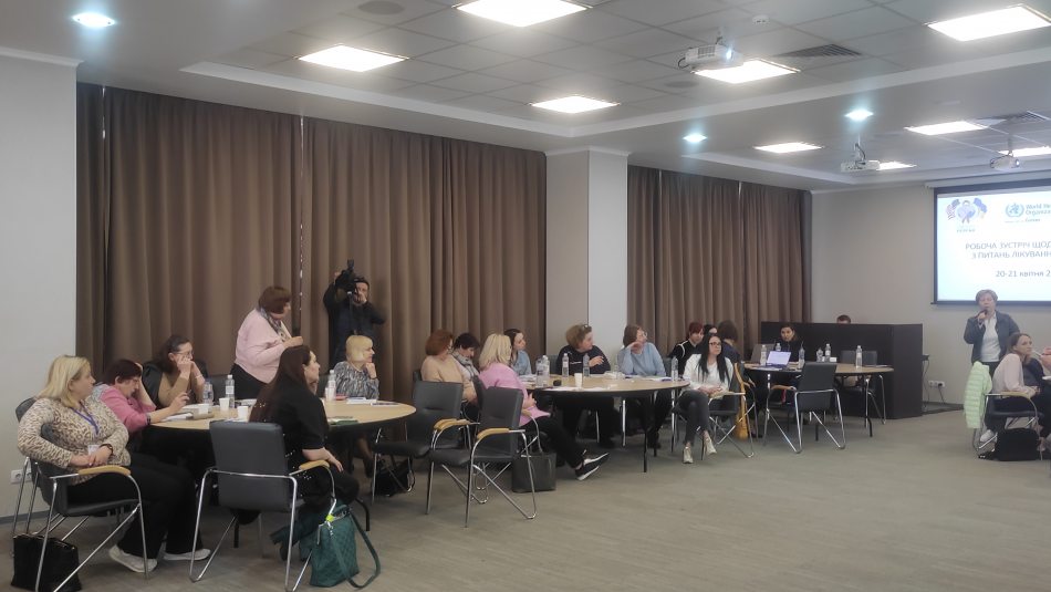 Подолання бар’єрів доступу до антиретровірусної терапії: у Києві проходить робоча зустріч щодо координації лікування ВІЛ-інфекції