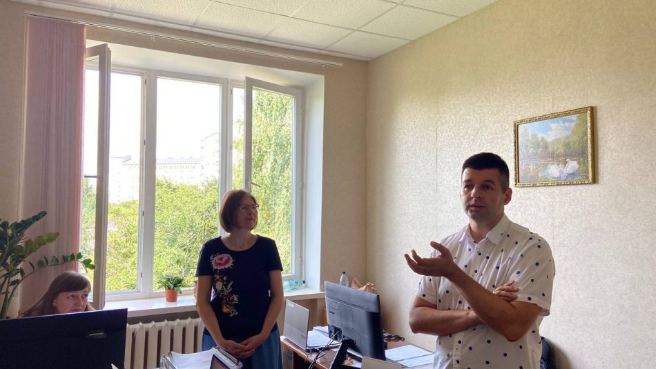Експерти з імунізації ЦГЗ відвідали Черкаський обласний ЦКПХ й обговорили проблеми вакцинації серед вірян у регіоні