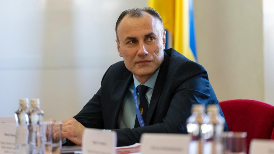 робоча зустріч у рамках візиту високого рівня делегації Данського державного інституту сироваток (SSI) та Міністерства охорони здоров’я Данії. Під час заходу було підписано Меморандум про співпрацю, який сприятиме виконанню Стратегії боротьби з АМР до 2030 року. 