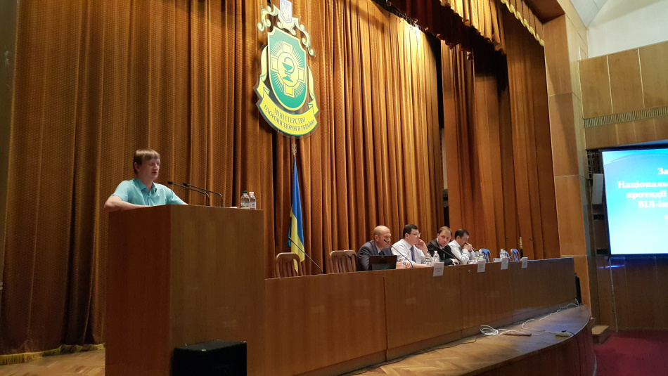 Гострі питання протидії туберкульозу та ВІЛ/СНІДу: результати засідання Національної ради