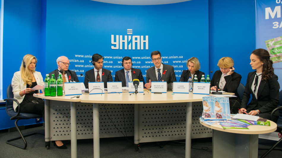 До всесвітнього дня боротьби зі СНІД: в Україні стартувала нова хвиля інформаційної кампанії та проходять масові соціальні акції з профілактики ВІЛ
