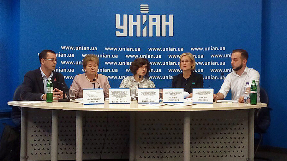 Підлітки вимагають усунути бар’єри в тестуванні на ВІЛ з 14 років