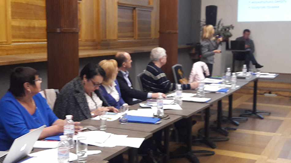 Україна прогресує в боротьбі з передаванням ВІЛ та сифілісу від матері до дитини